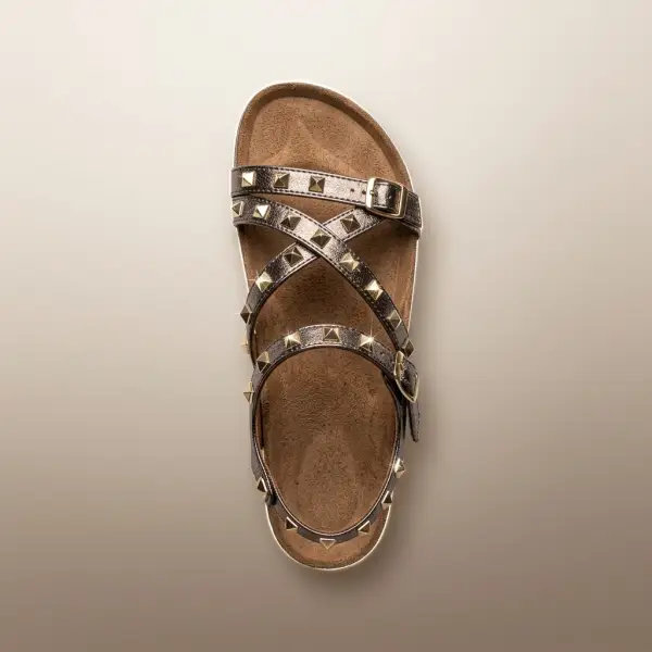 Metallic slipper